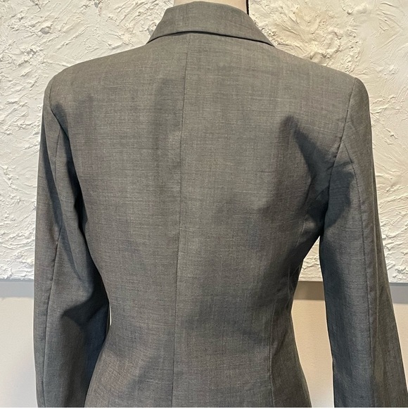 J Crew Women's Gray Wool 3-Button Lined Blazer Made in Hong Kong Sz 2. - Picture 5 of 8